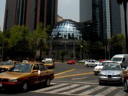 En la Bolsa Mexicana de Valores (BMV) se negocia un volumen de 491 millones de títulos. ARCHIVO /