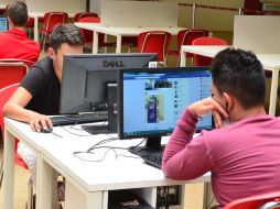 Los estudiantes habían anunciado su plan en las redes sociales; no habían comprado aún las armas. ARCHIVO /