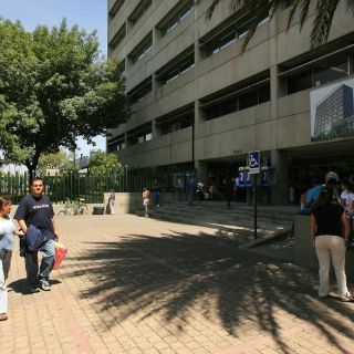 Evacuan clínica del IMSS por fuga de gas