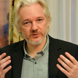 Reino Unido tiene en sus manos futuro de Assange: Correa