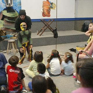 Padres dejan solos a sus hijos durante vacaciones