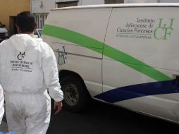 Personal del IJCF acudió al domicilio de la pareja para iniciar con las investigaciones. ARCHIVO /