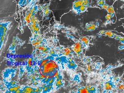 El fenómeno se localiza aproximadamente a 515 kilómetros al sur de Puerto Ángel, Oaxaca. TOMADA DE @conagua_clima  /