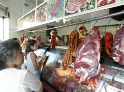 La carne de cerdo, pollo y res; entre los productos que han incrementado su precio. ARCHIVO /