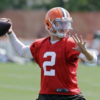 Johnny Manziel es multado por gesto obsceno