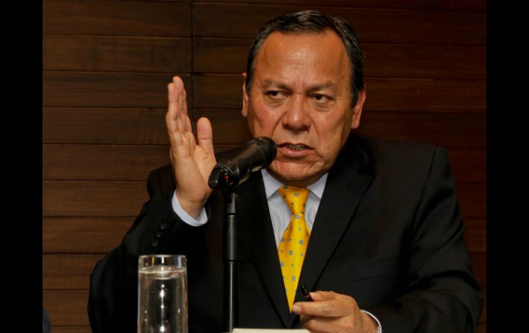 Zambrano busca conjuntar esfuerzos para trabajar por el bien del país. ARCHIVO /