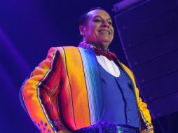 Juan Gabriel fue ovacionado por cerca de 15 mil personas en la Arena Santiago en la capital chilena. NTX /
