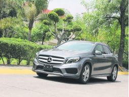 DISTINTA. Sus formas exteriores polarizan oponiones, sin embargo cuenta con un estilo propio y al tener la estrella de tres puntas al f  /