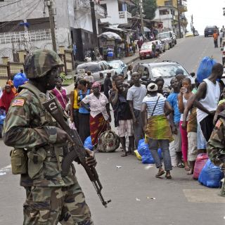 Costa de Marfil cierra fronteras con Guinea y Liberia por ébola
