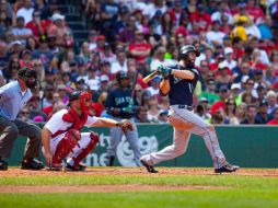 Dustin Ackley coronó una seguidilla de Seattle con un cuadrangular productor de tres carreras, en el cuarto episodio del juego. AFP /