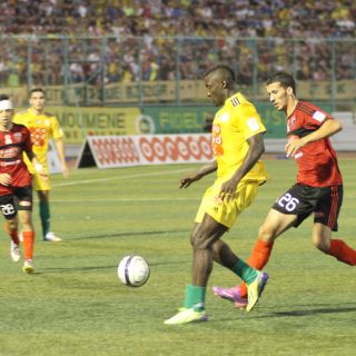 Muere futbolista camerunés por pedrada en Argelia