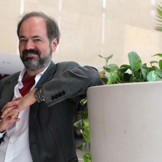 Juan Villoro rechaza el consumo y materialismo actuales