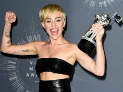 Miley Cyrus se llevó el máxim galardón de los MTV Video Music Awards 2014. AFP /