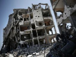 Aviones de combate israelíes destruyen torres de apartamentos de Gaza y un centro comercial de Rafah. AFP /