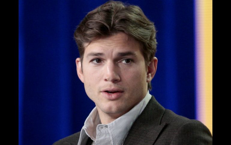 El actor está próximo a tener un bebé con la actriz Mila Cunis y contraerán nupcias en julio 2015. ARCHIVO /