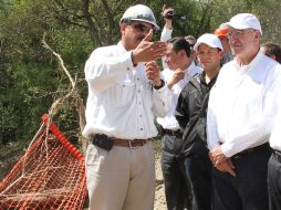 El titular de Semarnat, Juan José Guerra Abud (d), acompañado por el director de Conagua, David Korenfeld (c). NTX /