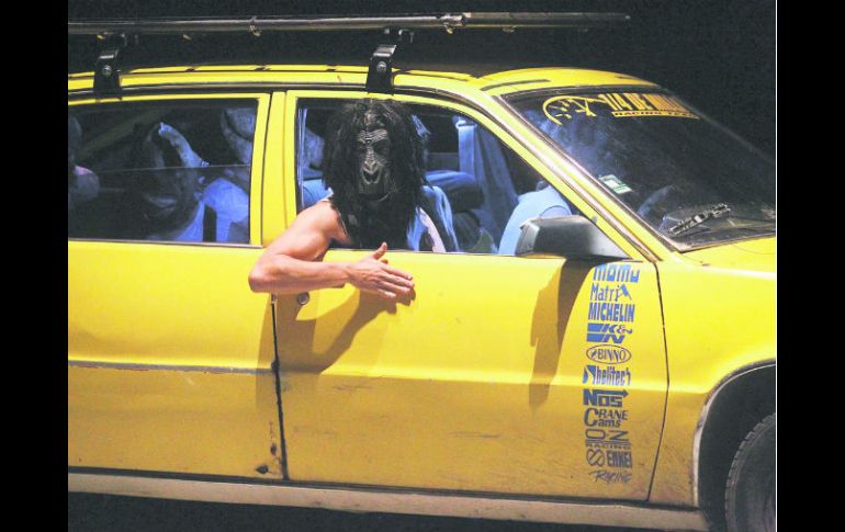 Bajo la dirección de Beto Ruiz, 'Nekrópolis' pasó de ser una lectura dramatizada a un trabajo escénico que encantó al público.  /