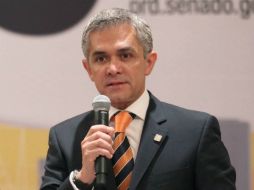 Para sustituir el salario como unidad de referencia, Mancera propone crear una ''unidad de medida económica''. ARCHIVO /