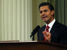 Enrique Peña Nieto da un discurso ante el pleno en el Capitolio estatal. EFE /