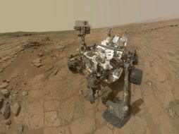 El rover Curiosity causa revuelo por una fotografía en la que aparece una forma parecida a un fémur. ARCHIVO /