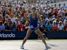 Catherine Cartan Bellis festeja su histórico triunfo. AP /