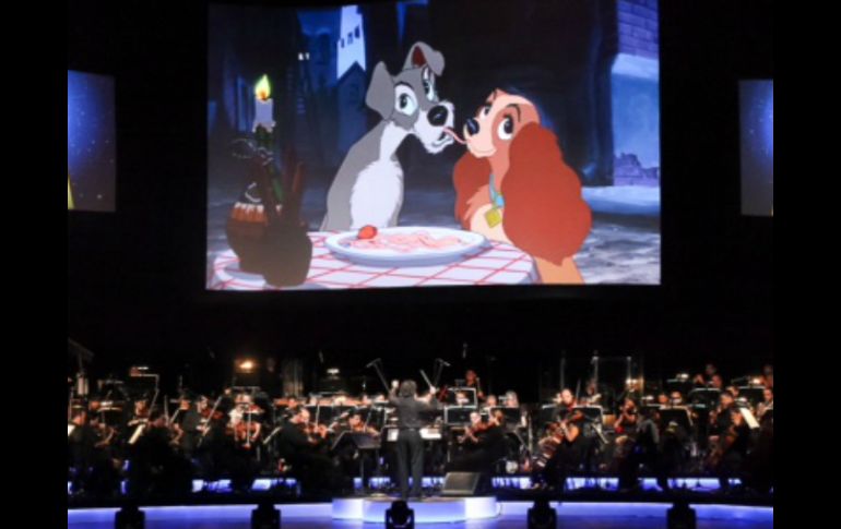 Mientras el espectáculo musical se lleva a cabo, habrá pantallas de alta definición mostrando escenas memorables de las películas. ESPECIAL /