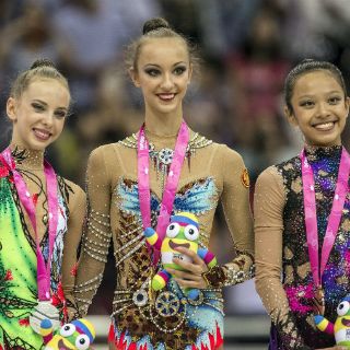 China domina sus juegos