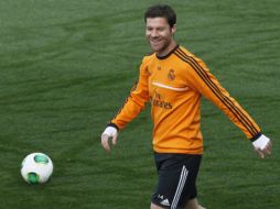 Xabi Alonso fue fichado por el Madrid en 2009 y tiene contrato hasta 2016. ARCHIVO /