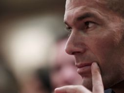 Zidane no posee la titulación requerida según indican todas las informaciones. ARCHIVO /