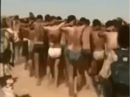 Portales yihadistas difunden un video en el que aparecen los soldados capturados. ESPECIAL /