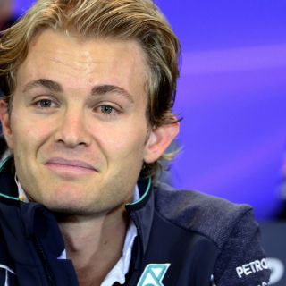 Rosberg se disculpa con Hamilton por incidente en Bélgica