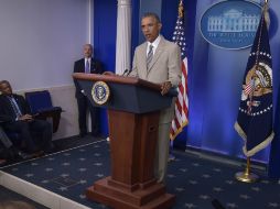 Obama rompió su código de vestimenta. AFP /