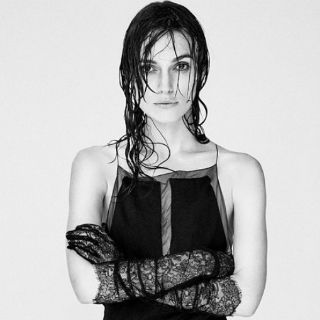 Keira Knightley posa en 'topless' para revista