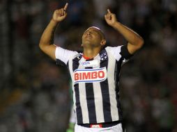 Humberto Suazo celebra el único gol del encuentro. AFP /