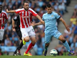 Manchester City viene de ganar 3-1 al Liverpool y cae 1-0 en casa ante Stoke City. AP /
