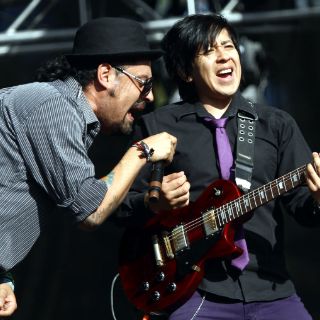 Panteón Rococó pone a bailar a cerca de 80 mil fans