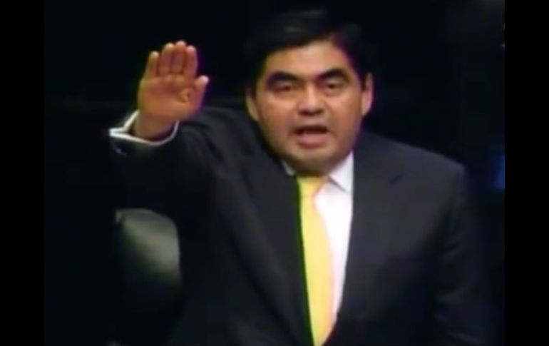 Miguel Barbosa Huerta fue elegido como presidente para la conducción de los trabajos del tercer año de la 62 Legislatura. ESPECIAL /