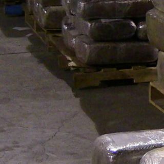 La PGJDF desmantela 'maquila' de cigarros de mariguana