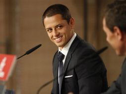 Michael Owen y el 'Chicharito' jugaron en la misma campaña de los Red Devils siendo este suplente del mexicano. NTX /