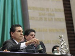 Silvano Aureoles reinicia la sesión luego de recibir el II Informe de Gobierno. SUN /