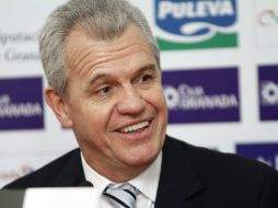 El seleccionador de México debutará el viernes con los samuráis azules en un partido contra Uruguay. ARCHIVO /