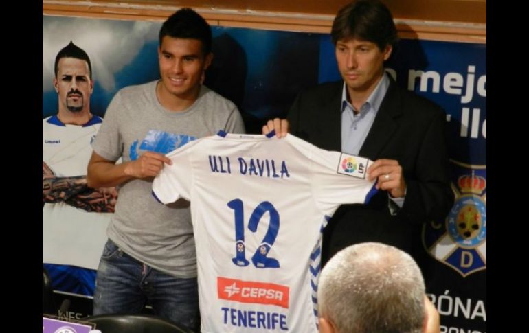 Ulises (i) llega a un club 'histórico en España', según lo dicho en su primer día. Foto: @CDTOficial. ESPECIAL /