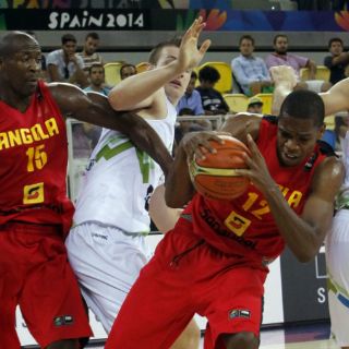 Derrota de Angola abre puerta a México en España 2014
