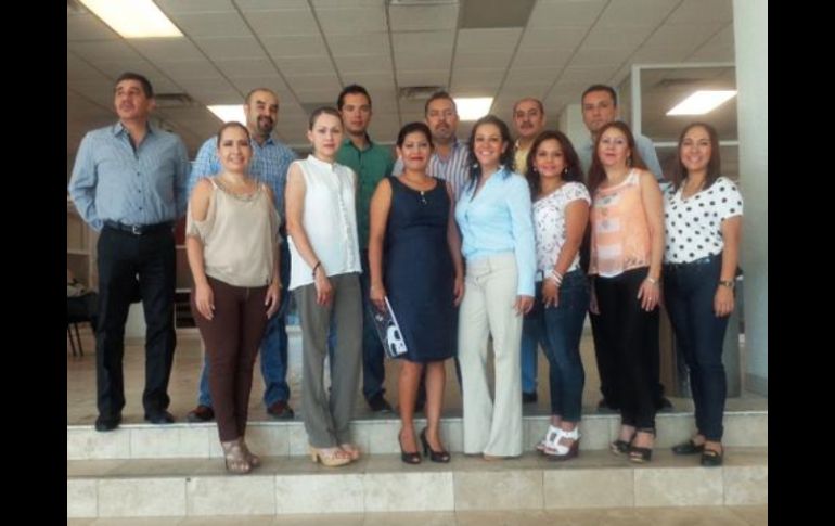 Los representantes sociales de las áreas de homicidios, secuestros, personas detenidas y robos reciben el curso.Tomada de@Fiscalia_Chih ESPECIAL /