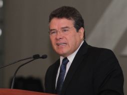 Juan Díaz de la Torre estuvo presente este miércoles en la secundaria técnica número 78 de Guadalajara. ARCHIVO /