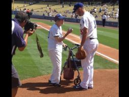 Dorothy ha sido fanática del equipo de Los Ángeles toda su vida. Foto: @Dodgers. ESPECIAL /