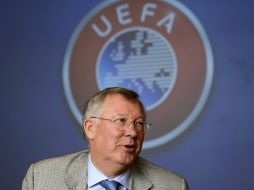 El embajador de entrenadores de la UEFA, Alex Ferguson cree que lo realmente importante es el desempeño. AFP /