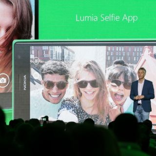Nokia presenta teléfonos especiales para 'selfies'