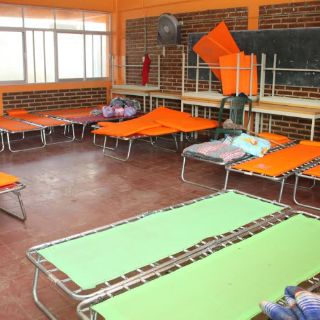 Habilitan albergues en Cihuatlán por efectos de 'Norbert'