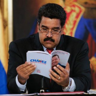 Maduro rechaza críticas a oración 'Chávez nuestro'